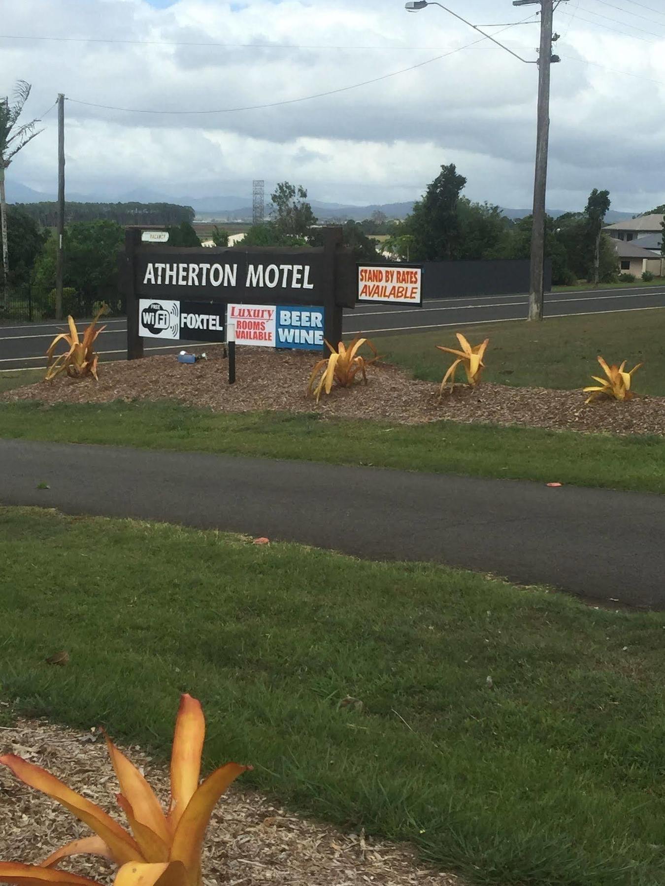 Atherton Motel Bagian luar foto
